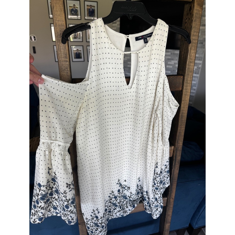 One Clothing Los Angeles Cold Shoulder Bell Sleeve Floral Ivory dress Large